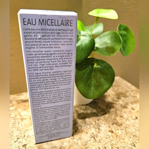 Micellar cleansing water - Picture 3 of 4